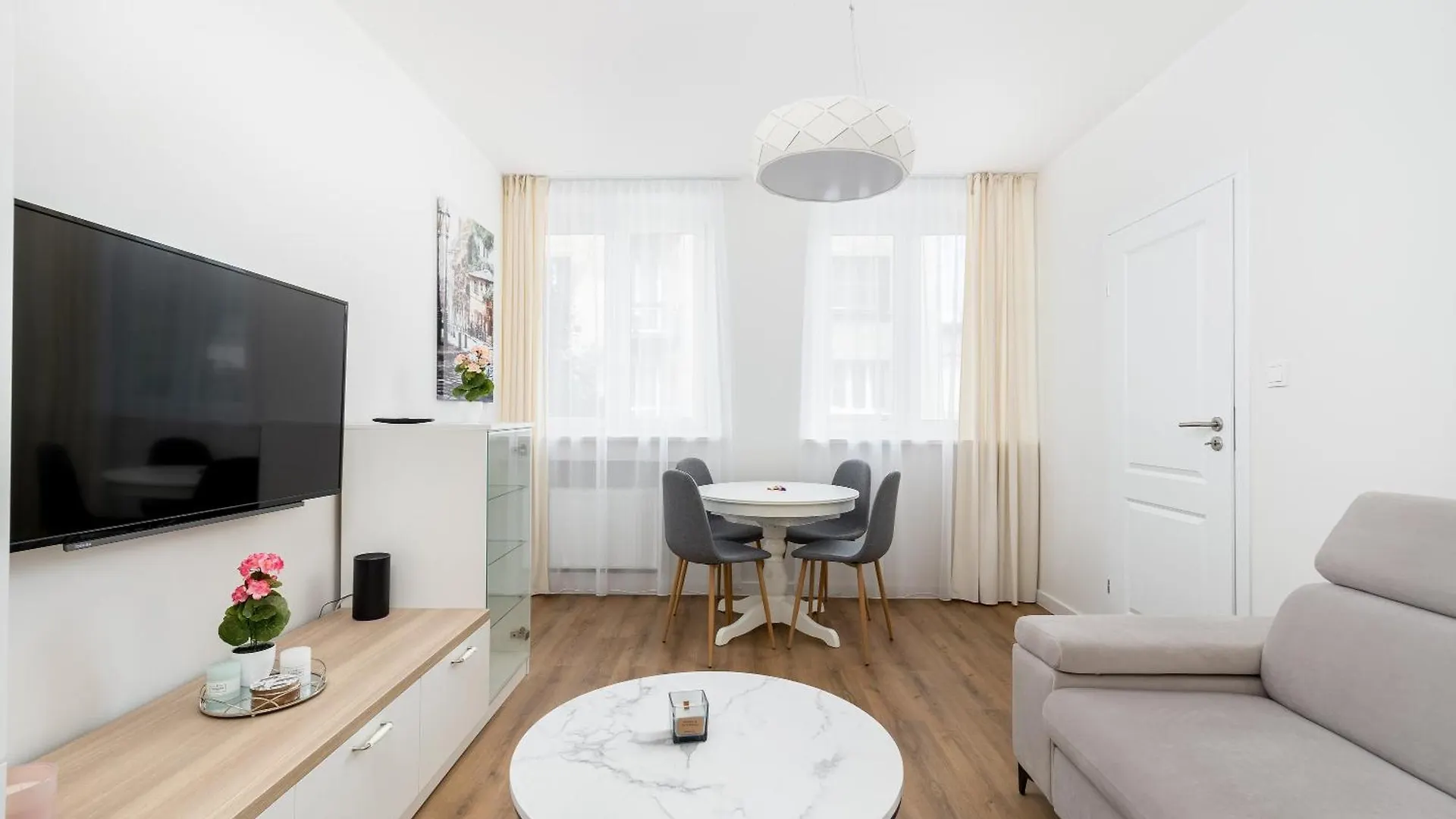 Old Town White Apartment Krakow