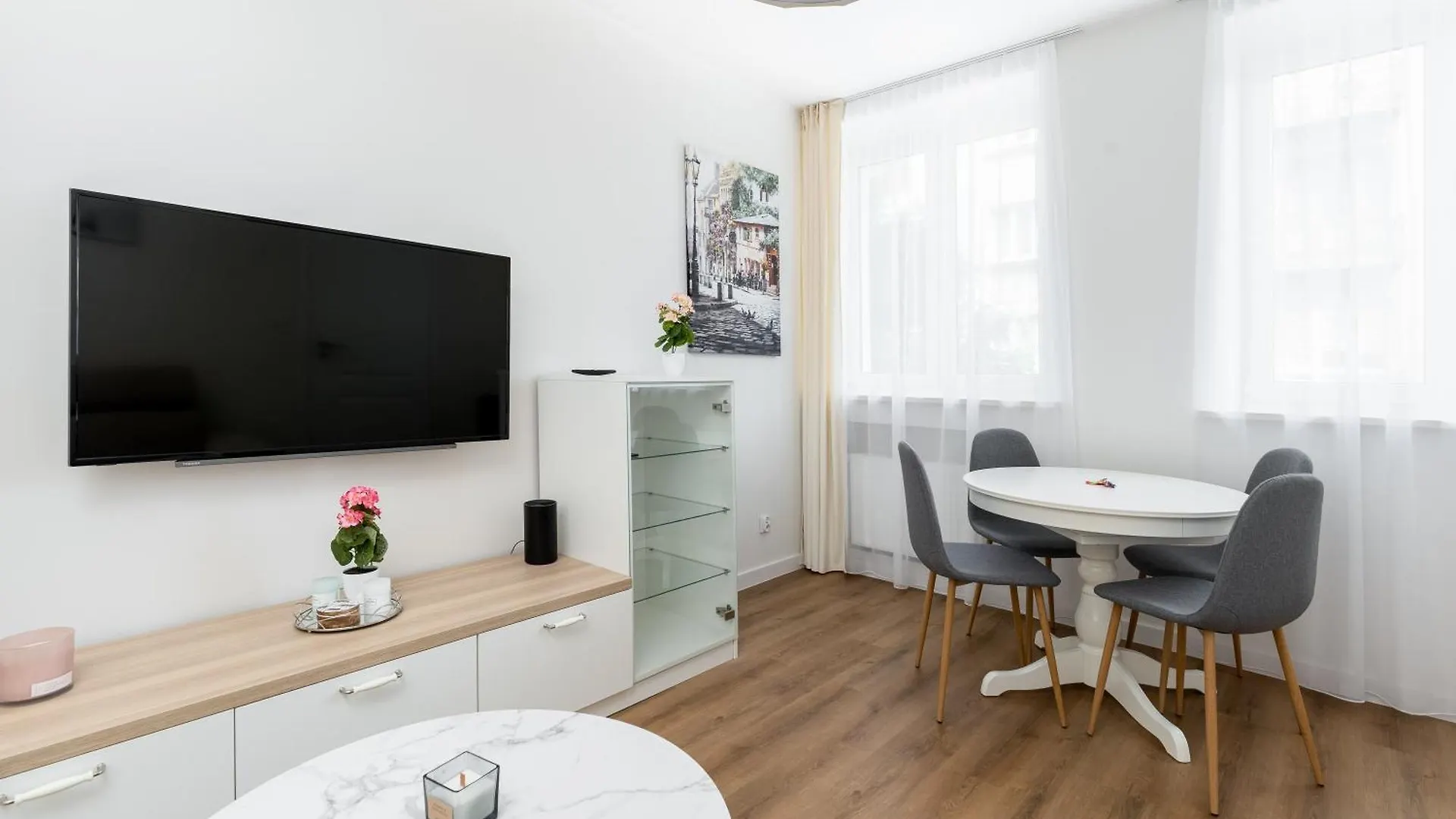 Old Town White Apartment Krakow 0*,  Poland