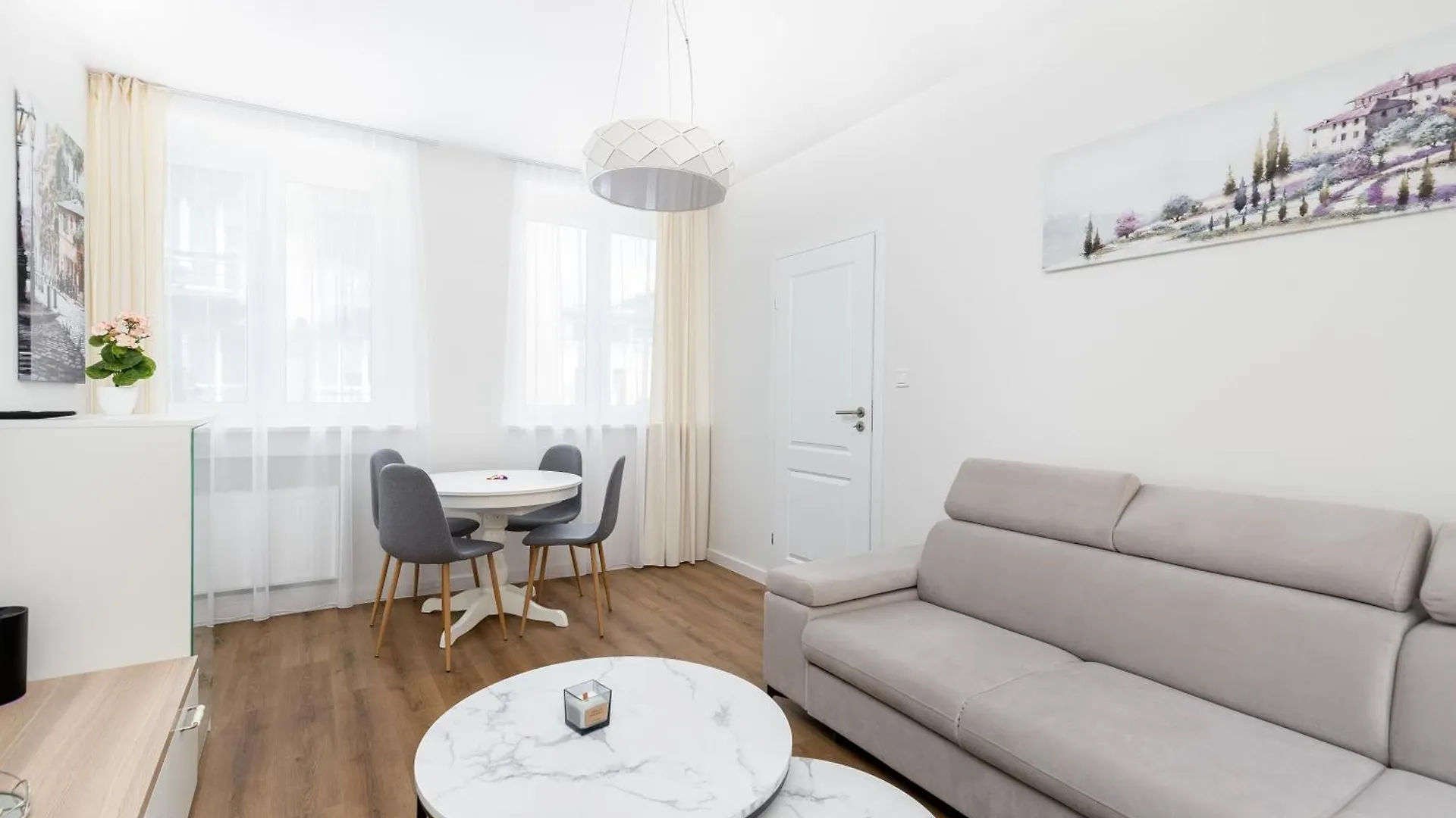 Old Town White Apartment Krakow